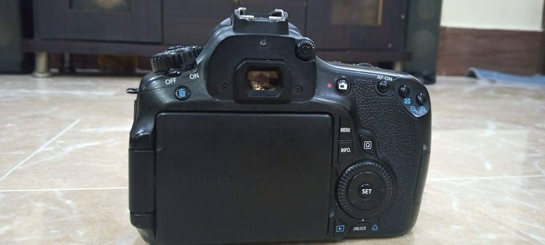 CANON EOS 60D 4