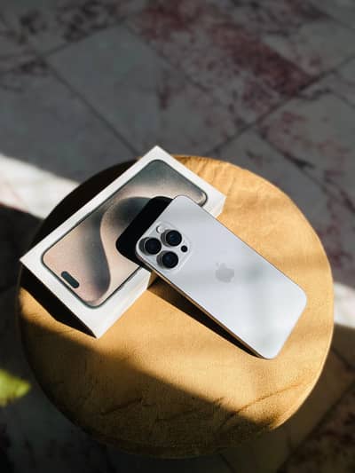 Iphone 15 Pro Max . (Factory Unlock)