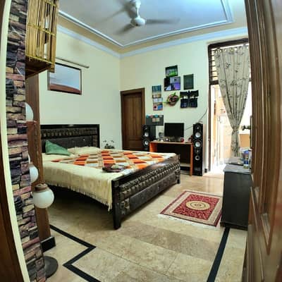 5 Marla Triple Story House Available For Sale in Mumtaz Colony