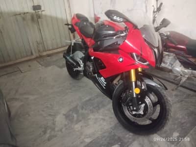 BMW 400cc heavy bike