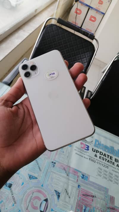 I phone 11 pro max 64gb pta approved totally original