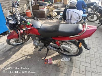 Ravi piaggio 125 good condition 0333  70.666. 33