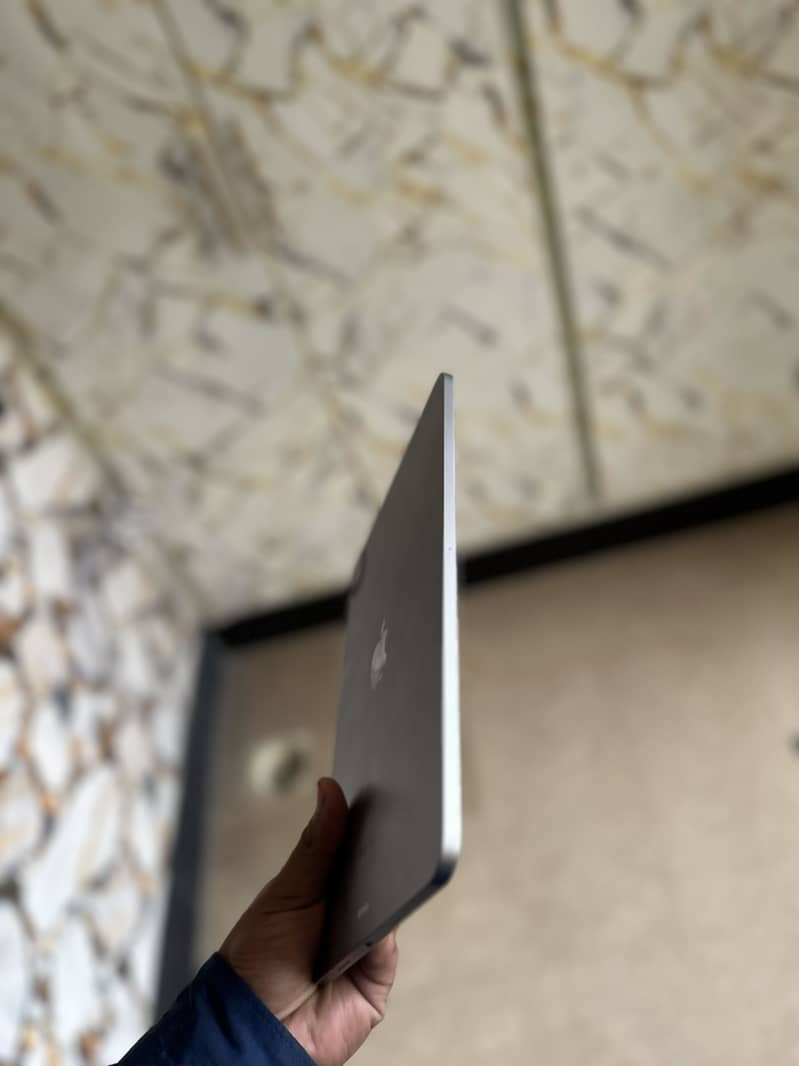 ipad M2 4th generation 1