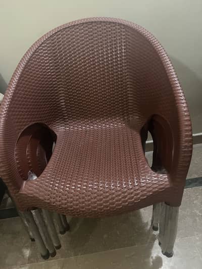 6 plastic chairs set price__8999