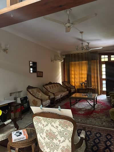 F-10/4 511sqyd Double storey 5bed room top of the line location available for sale.