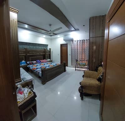 Valencia Town Kanal Upper Portion For Rent