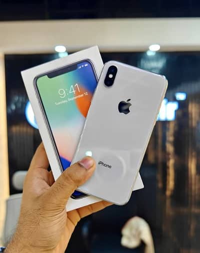 iPhone X with full box for sale me no repair