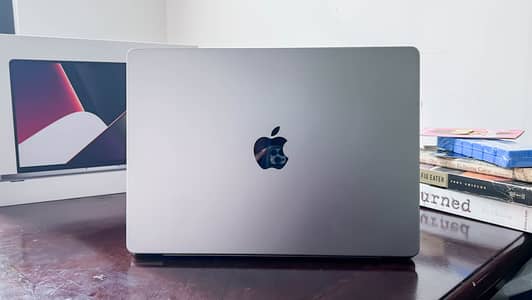 MacBook Pro M2 Chip | Powerful & Lightweight | Like New