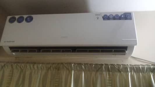 CHIQ 1.5 Ton DC inverter just 2 years used, like new condition.