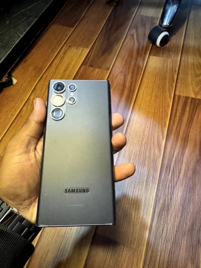 Samsung S22 Ultra   12/256 PTA