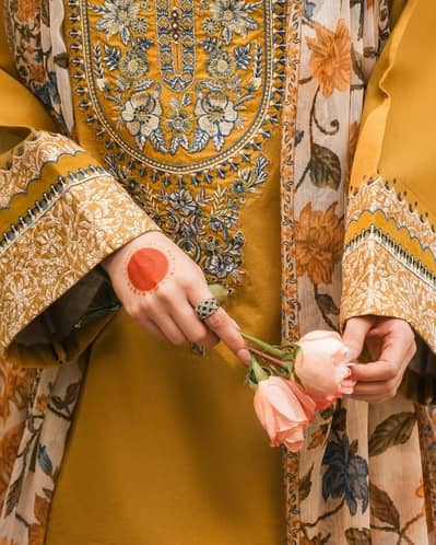 Embroidered dress/most hit desigh/ unsitiched dress