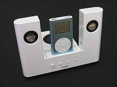 I station. Ipod. logic 3. white color. with complete box. 03346869708