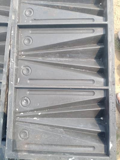 Concrete paving stone mold