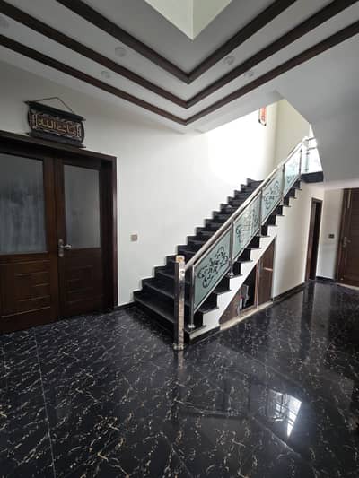 One Kanal Upper Portion Corner