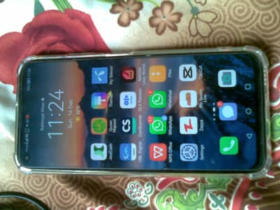 Huawei nova 7i. 8 gb 128gb with box. . exchange possible. penal genuine
