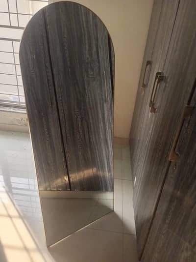Stand Mirror for Sale – Like New | Used Few Days