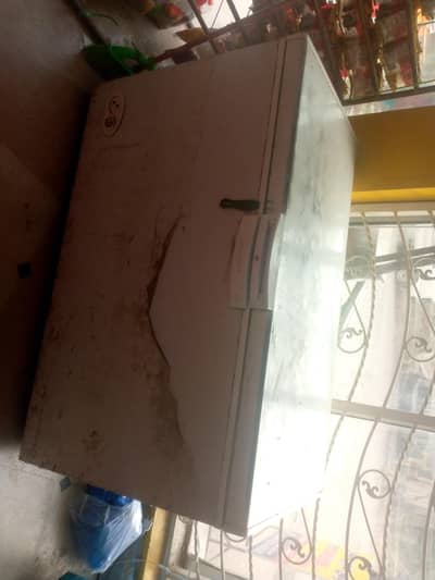 freezer A1 condition urgent sale