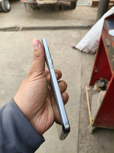 10/9 box charger available urgent se 8gb 128 gb