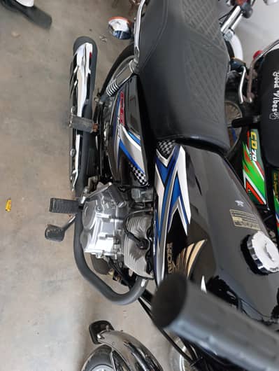 Honda 125 2025 serial 009 condtion /10 chalne me zero jese all to okay