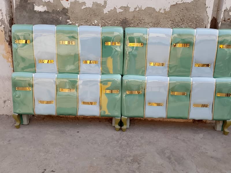 دو عدد سنگل بیڈ شیشم کی لکڑی کے پوشیش ہوئے ہوئے ہیں 1