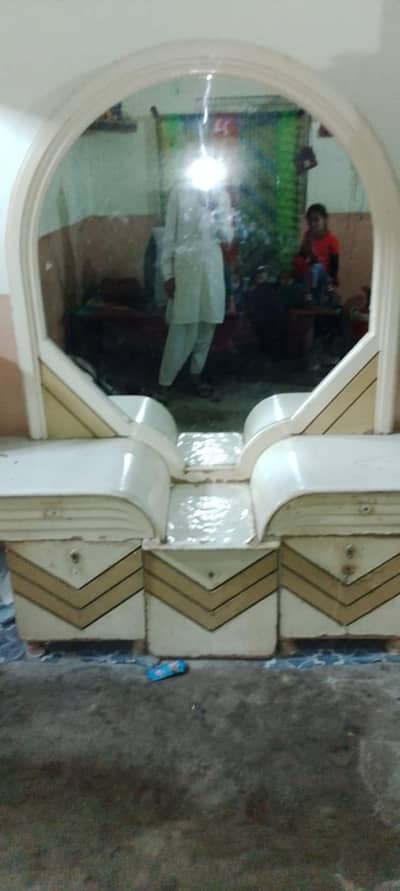 dressing table