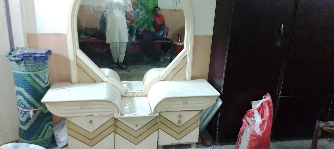 dressing table 1