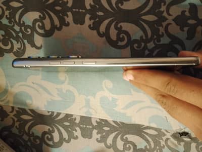 very good phone just used 3 months and is in a good condition 32m .