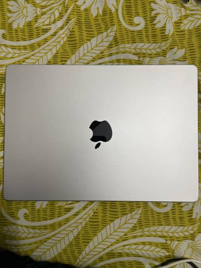MacBook Pro 14 | M3 Chip | 8/512