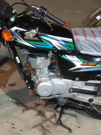 Honda cg 125 for sale model 2023 with lamination  03095101724