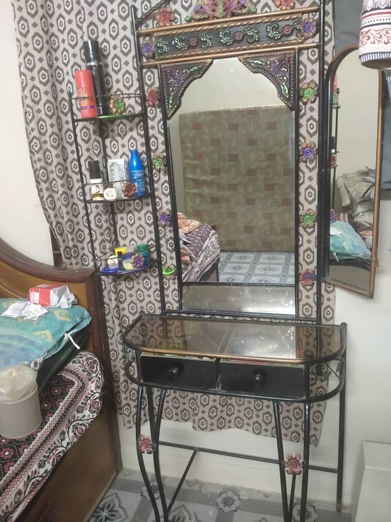 bed with dressing table 4