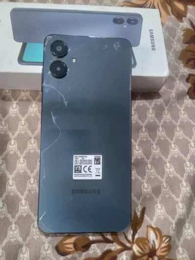 i am selling for samsung a06 4 64 with box charger
