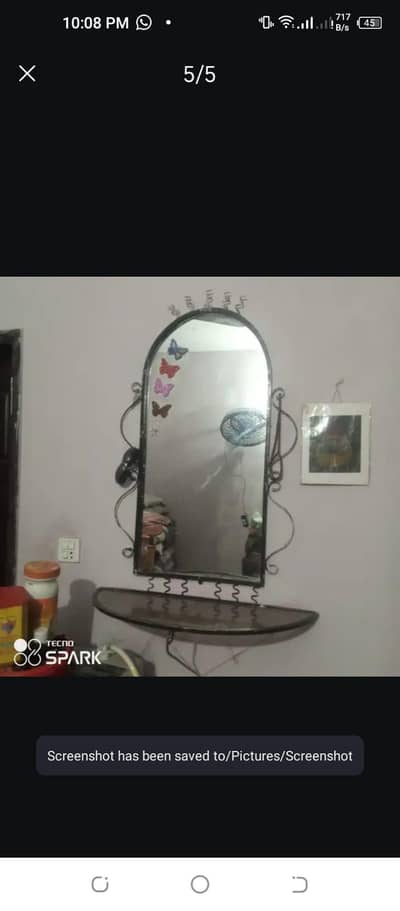 darsing table urgent sale good condition