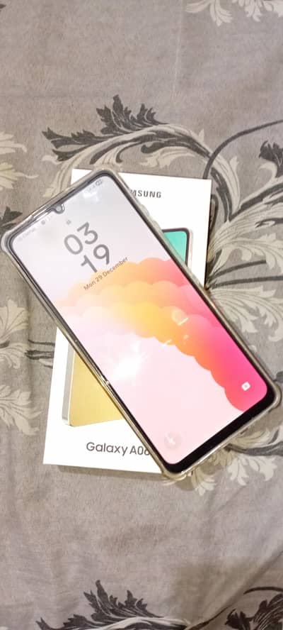 Samsung Galaxy A06 4/64 only 25days used like new mobile