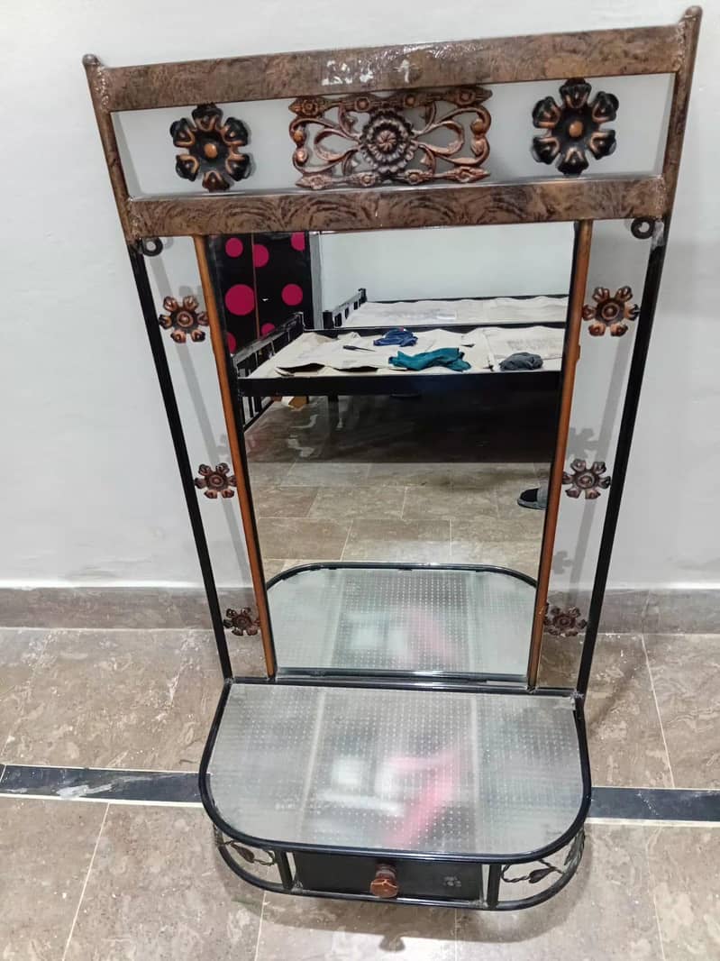 hanging dressing table 1