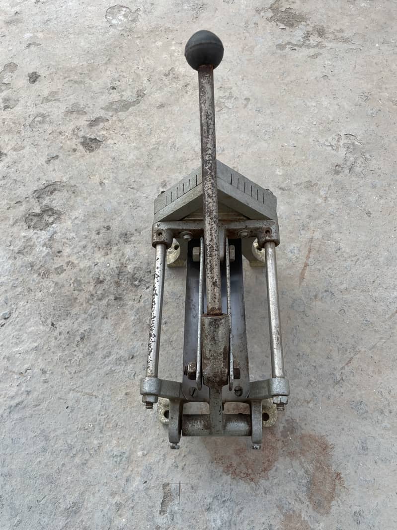 Chips Cutting Machine 1