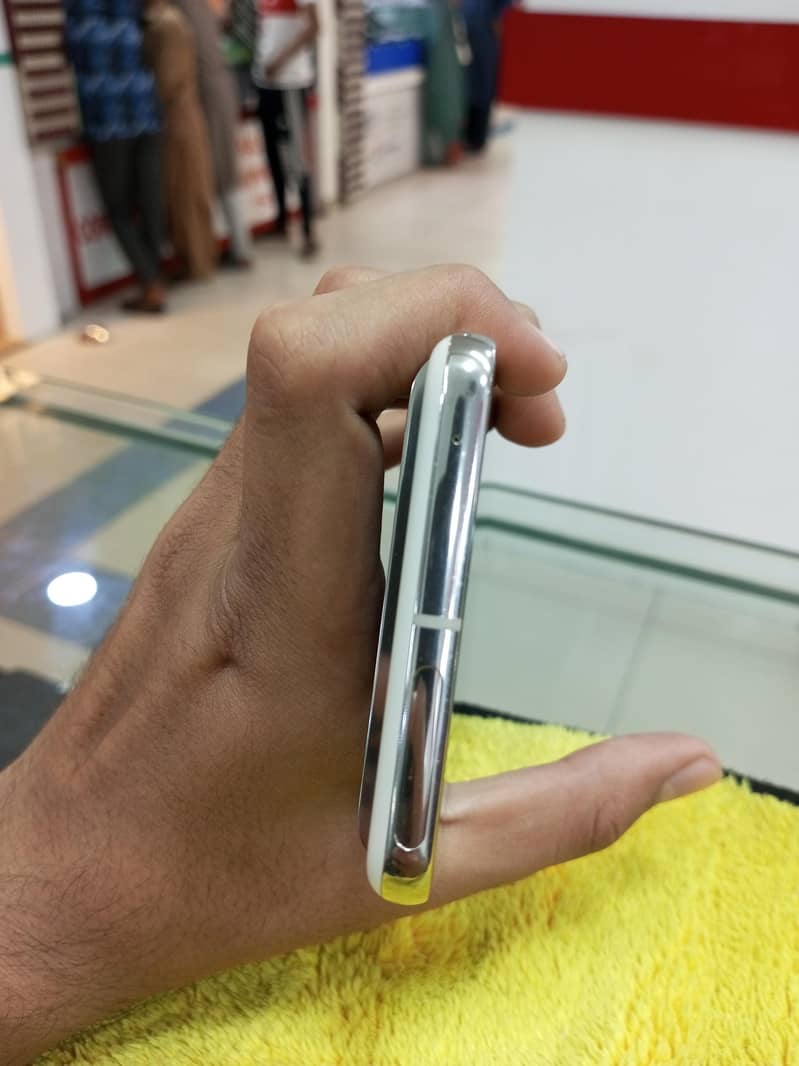 GOOGLE PIXEL 8 PRO 3