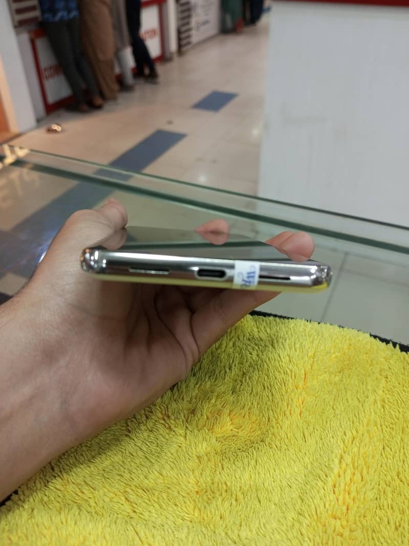 GOOGLE PIXEL 8 PRO 4