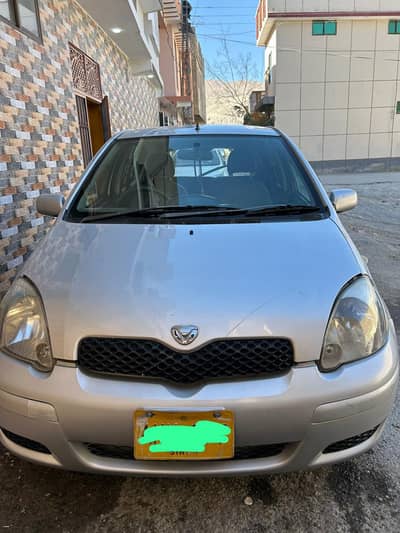 2002 vitz  silver colour 1300cc fresh condition