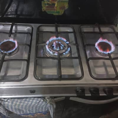 100% working Gas stove 3 years used by a small family