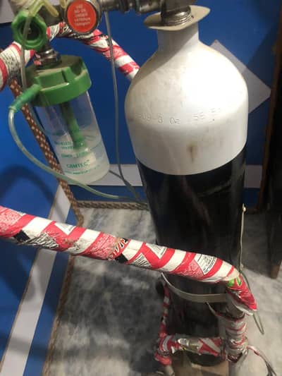 Oxygen cylinder