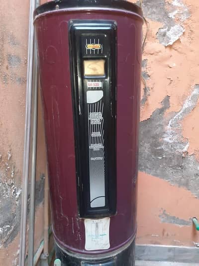 Super Asia non used 35 gallon capacity geyser