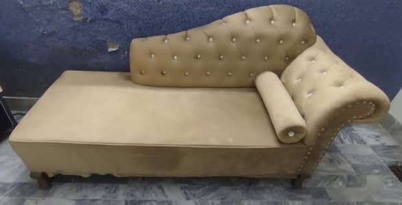 Dewan sofa