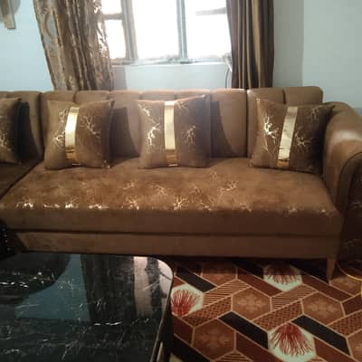 10 Seater New Wooden Sofa Set with table – Excellent Condition