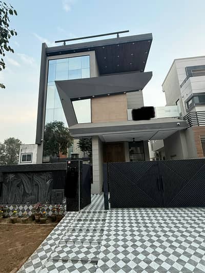 10 Marla Basement House for sale in Lake city Lahore