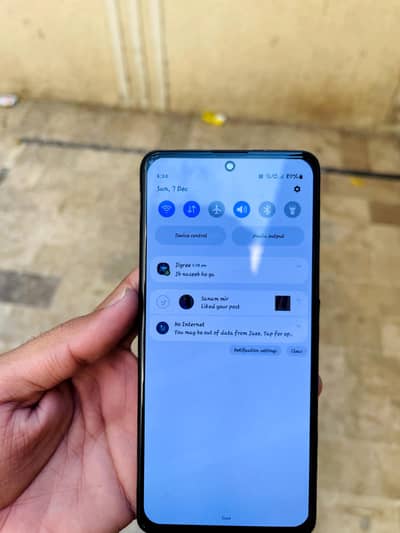 Samsung a51  10 by 9  8 /128    set and charger