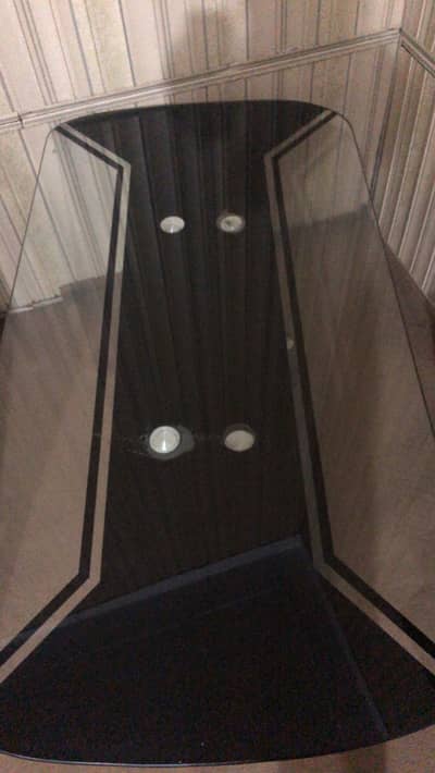 Stylish Glass Table – Strong & Well-Maintained - Excellent Condition