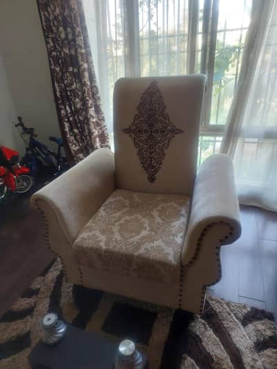 7 seater sofa set used but in very good condition  for sale