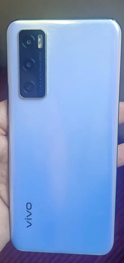 I am selling my Vivo V20Se in Good condition 03189822429