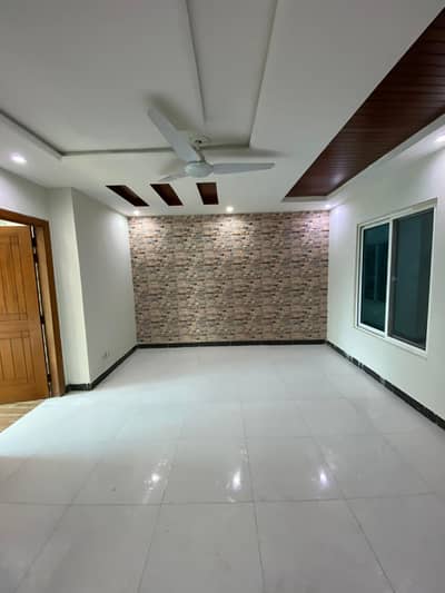 2bed unfurnish apartment available for rent location E11-4 Islamabad