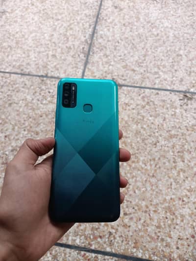 Infinix hot 9 play 4/64 6000MAH battery family use d urgent sale